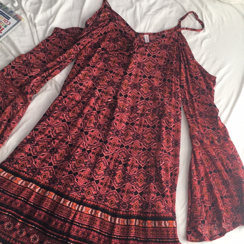 NWOT Cold shoulder boho dress